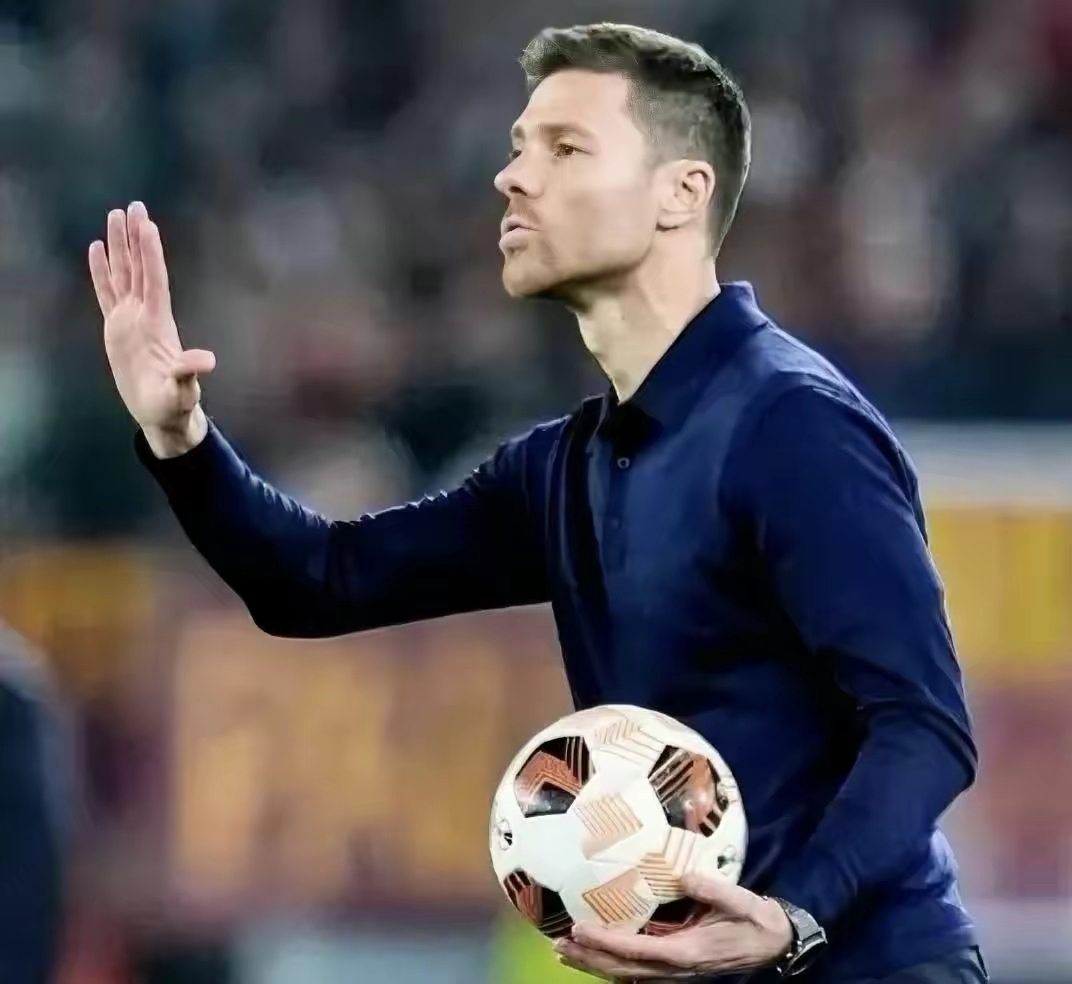 勒沃库森清晨单刀错失；志在欧联名次提升；话题不断；高层口径保持一致(勒沃库森欧联杯直播)