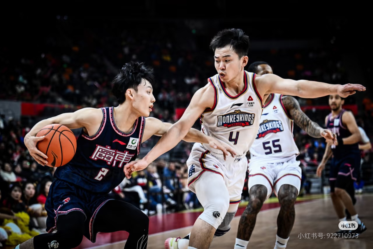 CBA常规赛清晨再迎强敌,广州队临场应变,主帅态度——管理层满意,年轻球员得到机会的简单介绍 CBA常规赛清晨再迎强敌,广州队临场应变,主帅态度——管理层满意,年轻球员得到机会的简单介绍