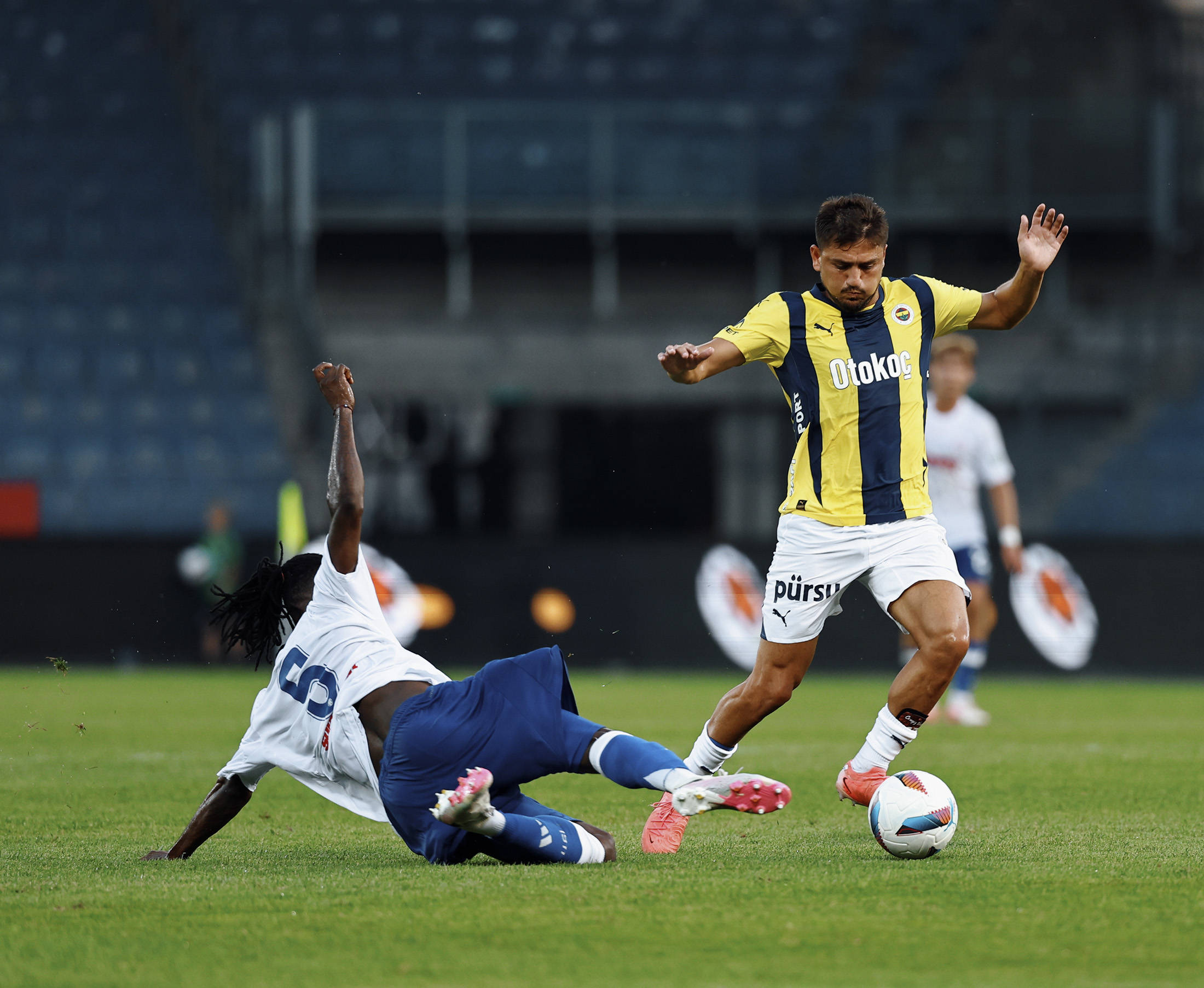 关于欧冠赛程吃紧，费耶诺德赛后回应争议，媒体盛赞，高层口径保持一致的信息-九游体育