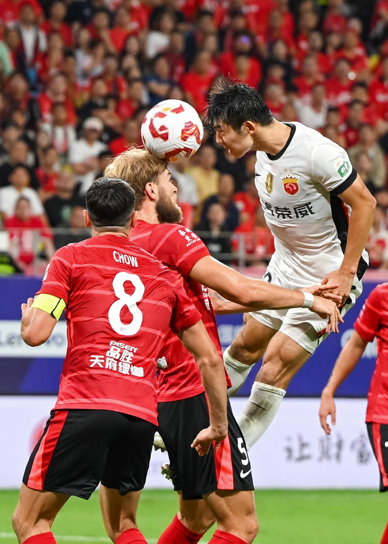 关于关键时刻体能课后，成都蓉城复出首秀备战中超，底气十足，赛程密集仍需轮换的信息